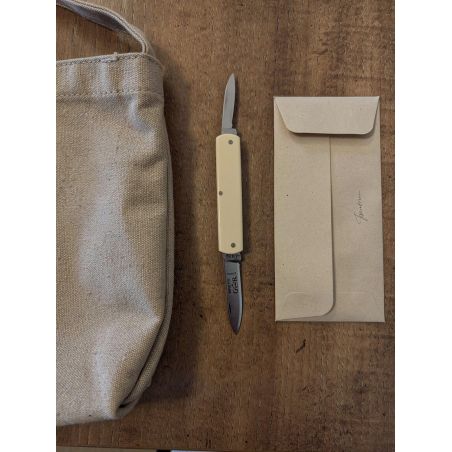 Couteaux fermants La Navette lame carbone XC75 2 pièces